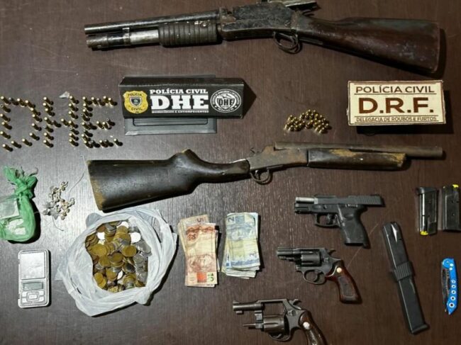 Armas apreendidas pelos agentes da DHE e DRF de Patos (Imagens: Polícia Civil da Paraíba)